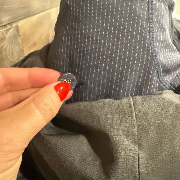 Lululemon Wind and Rain Jacket - Picture 8 of 9